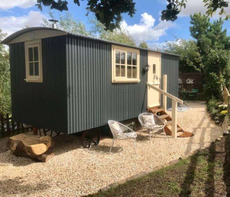 The Humble Hut Apartment Wooler Bagian luar foto