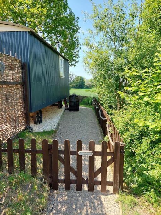 The Humble Hut Apartment Wooler Bagian luar foto